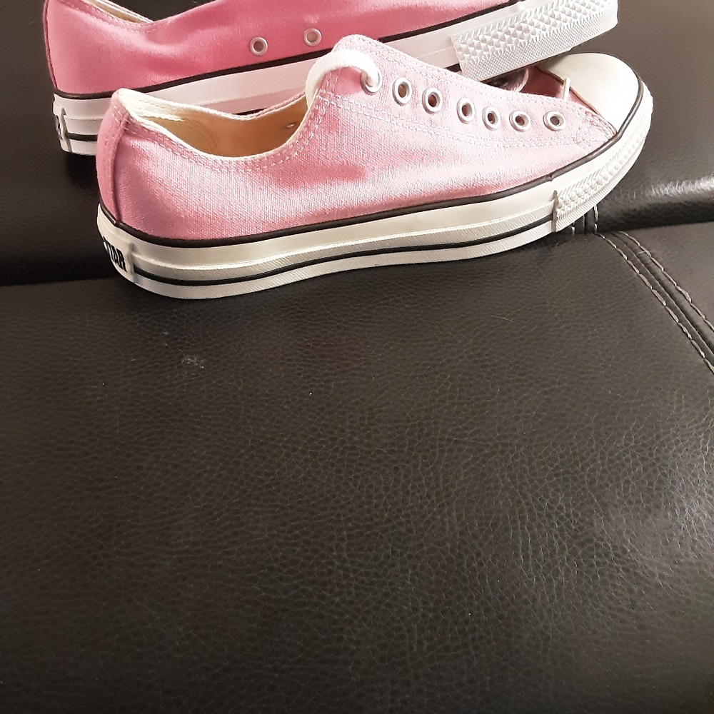Pink Converse - Picture 7 of 7
